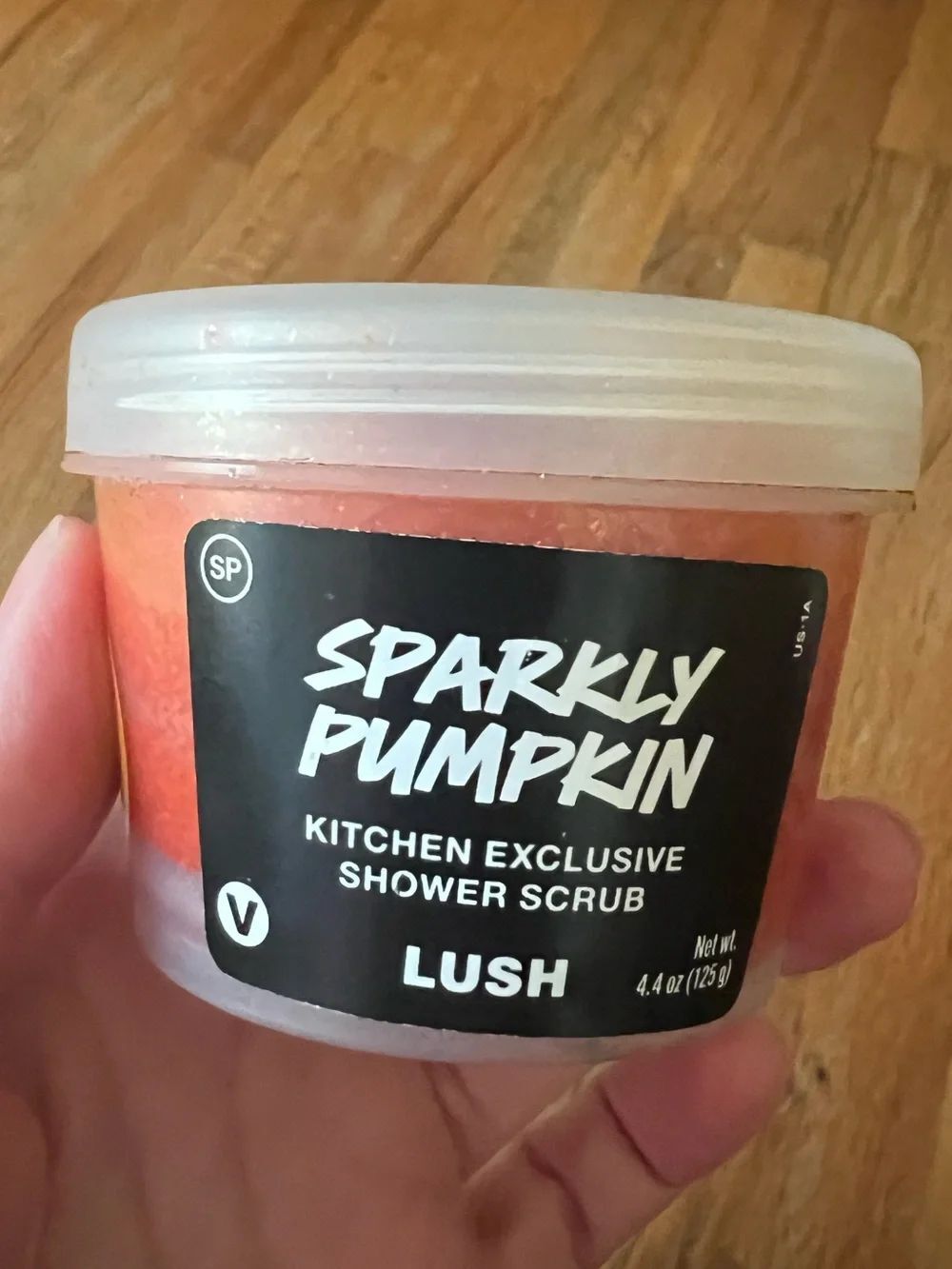LUSH KITCHEN EXCLUSIVE SPARKLY PUMPKIN SHOWER ACRUB 4.4 oz UNUSES